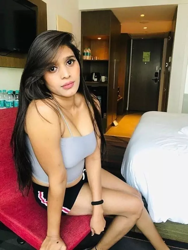 कॉल गर्ल्स सर्विस  क्रा दादी